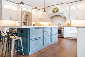 The Benefits of Custom Cabinets: Why Choosing a Cabinet Builder Is Worth It? – Cabinet Creations